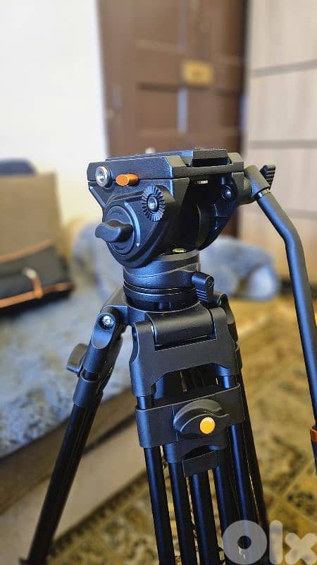 K&F Concept 72″ (1.8 m) Video Tripod with Fluid Head KF09.121 5