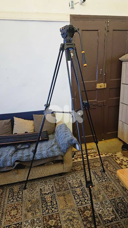 K&F Concept 72″ (1.8 m) Video Tripod with Fluid Head KF09.121 10