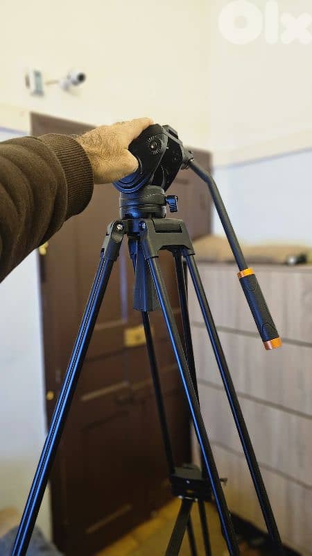 K&F Concept 72″ (1.8 m) Video Tripod with Fluid Head KF09.121 11