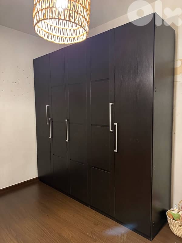 Vanlian vengai closet 1