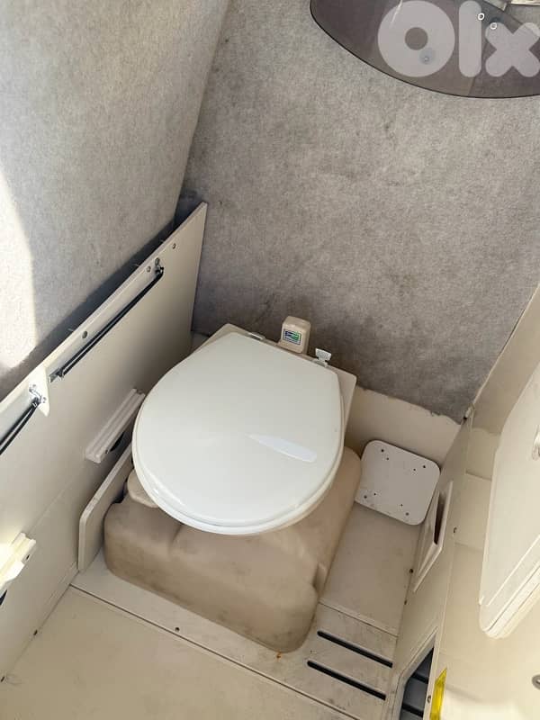 Boat Scout 242 year 2007 225 HP Yamaha engine 3