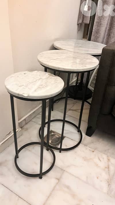 طاولة رخام مرتبة 3