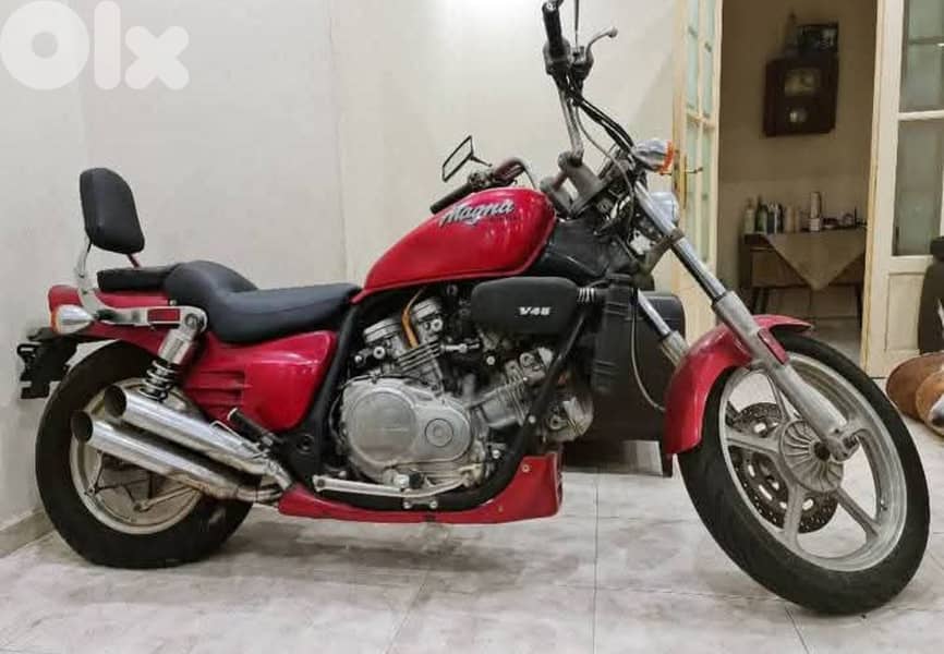 Honda Super Magna VF750 3