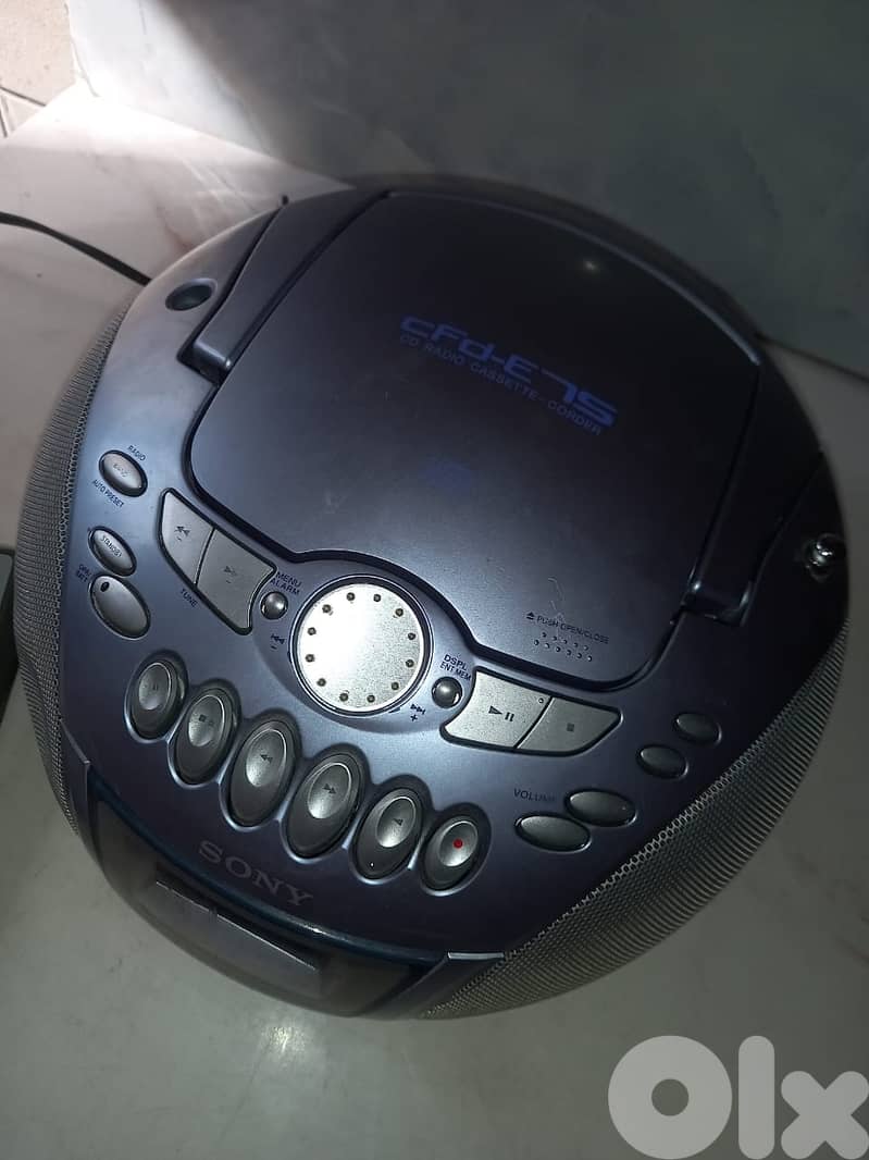 Sony portable Radio cassette and cd player plus remote 2