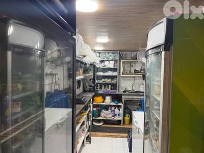 مطعم كامل من كل شي للبيع