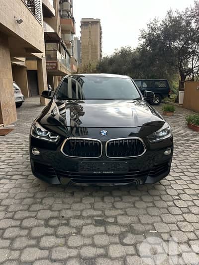 BMW X2 x-drive 28i sport package 2018 black on black (clean carfax)