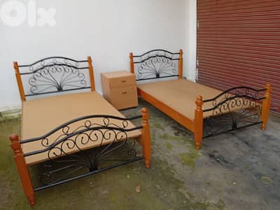 تختين كموند اوروبي متين شبه جديد