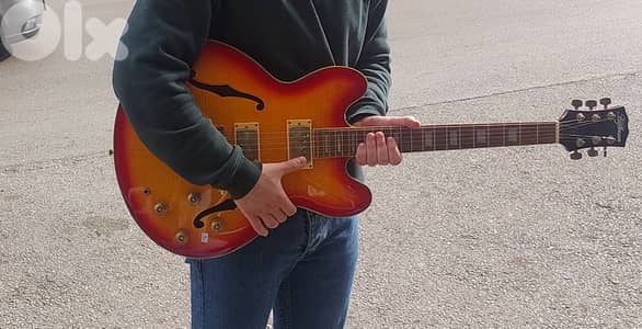 semi-hollow, double-cutaway, ES-335 style