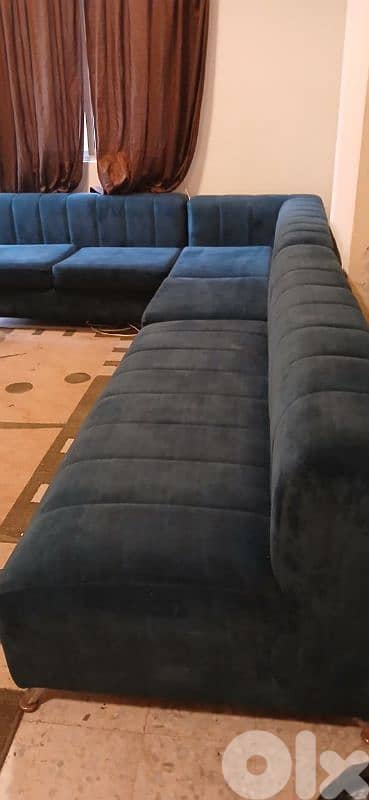 زاوية مرتبة شبه جديدة ٣ قطع سفنج اكسترا