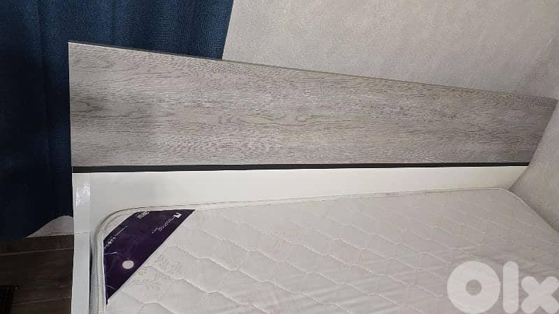 bed king size + mattress 2