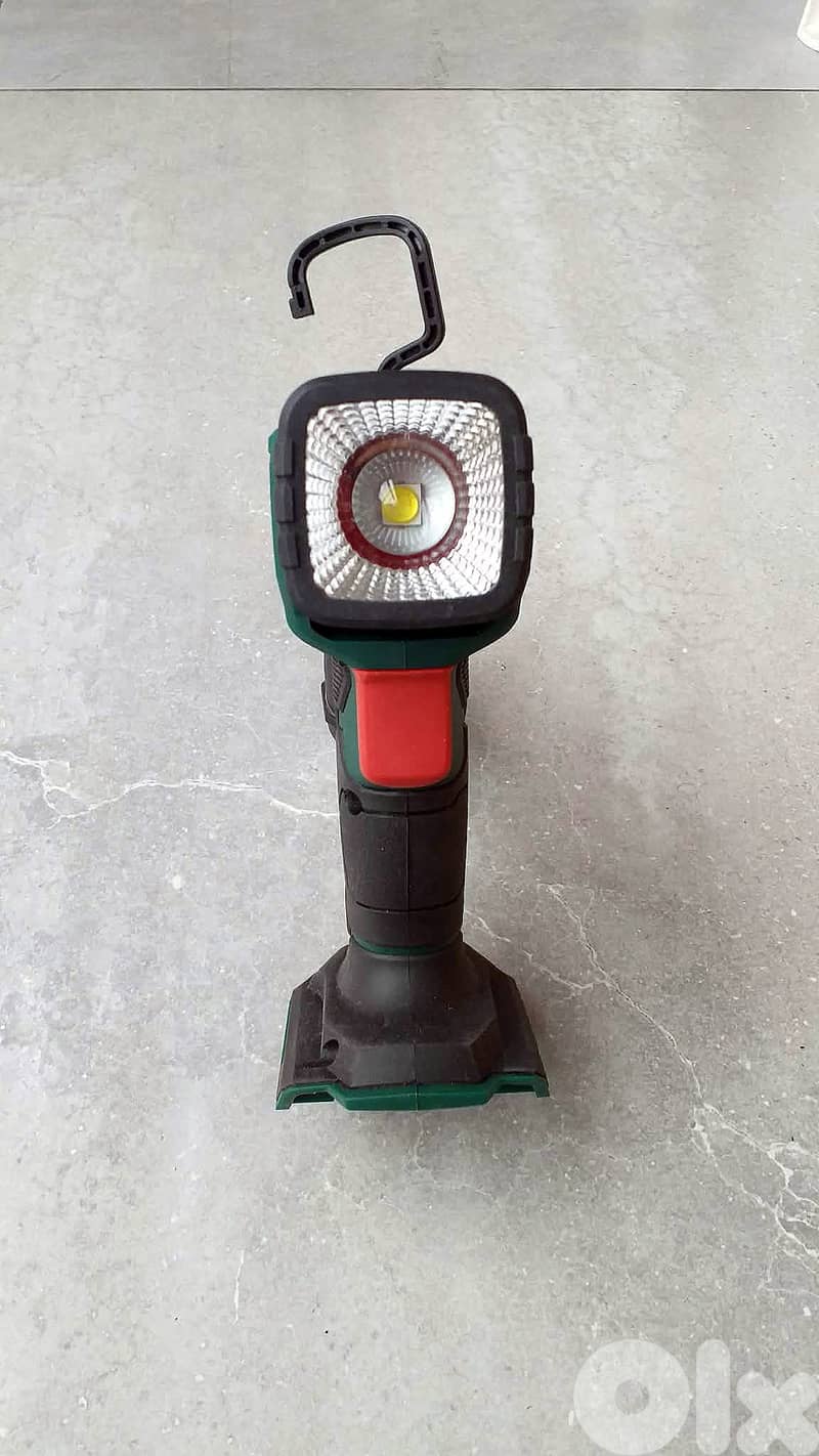 NEW Torch / Emergency Light for camping Hiking outdoors works on X20v 4