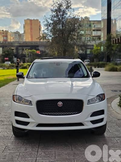 Jaguar F-Pace 2017 V6 clean carfax under warranty