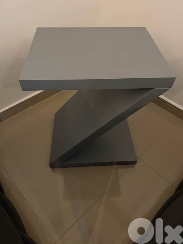 ‏side table modern 2