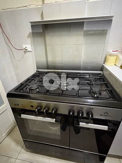 غاز للبيع سعرو 200$ موجود بيروت بعين الرمانة