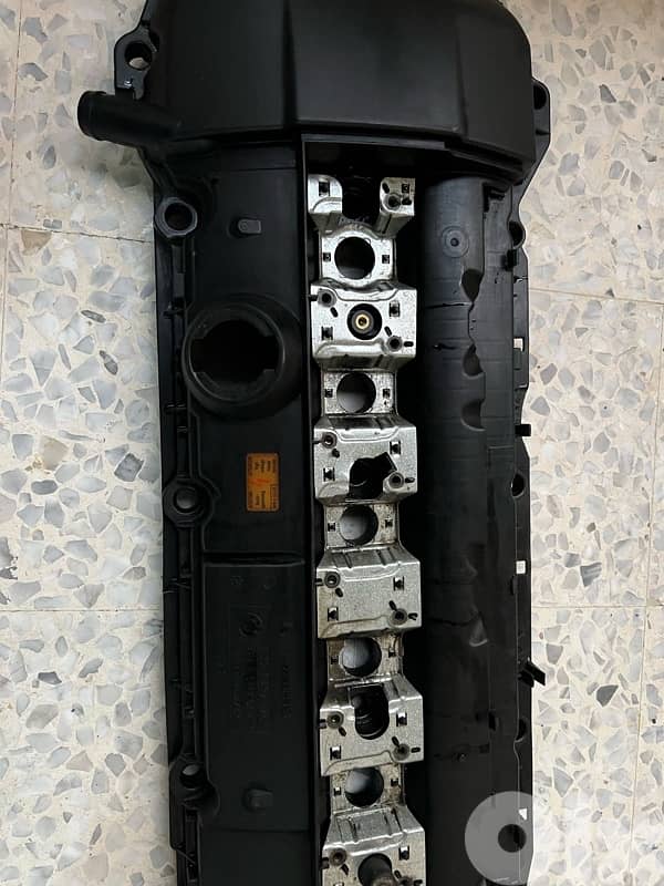 bmw e46 valve cober 6 cylinder 1
