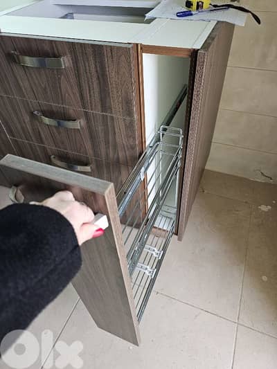 Full Kitchen not used