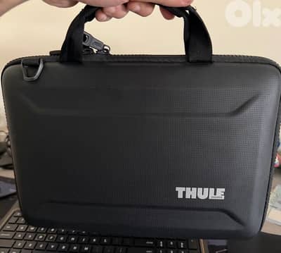 thule laptop bag
