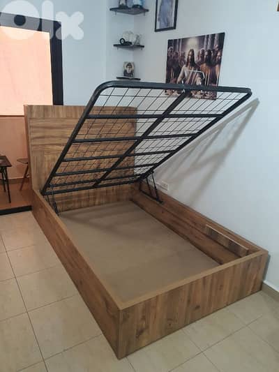 تخت مفرد و نص مع مفرش حديد هيدروليك جديد (High Quality)