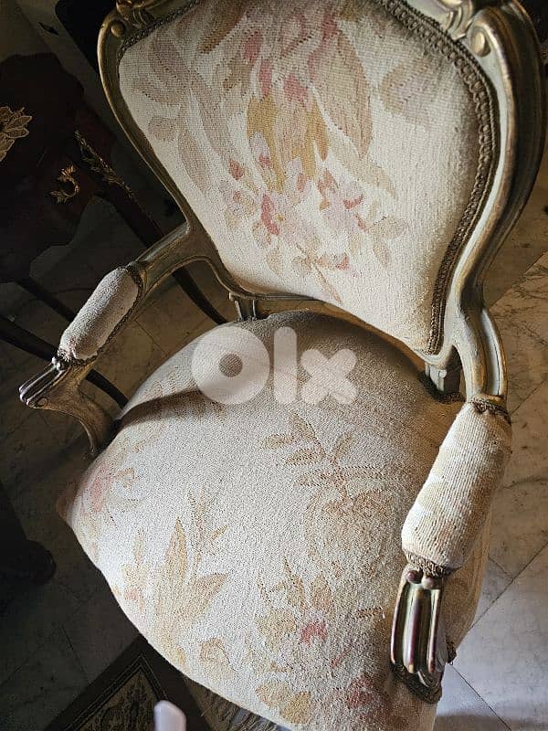 salon 2 chairs small one sofa 2