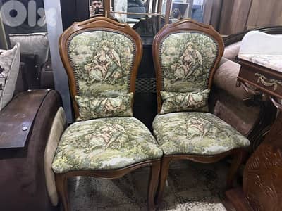 كرستين قديمين خشب زان روميو جولييت مع طاولة مصرية مرصعة نحاس