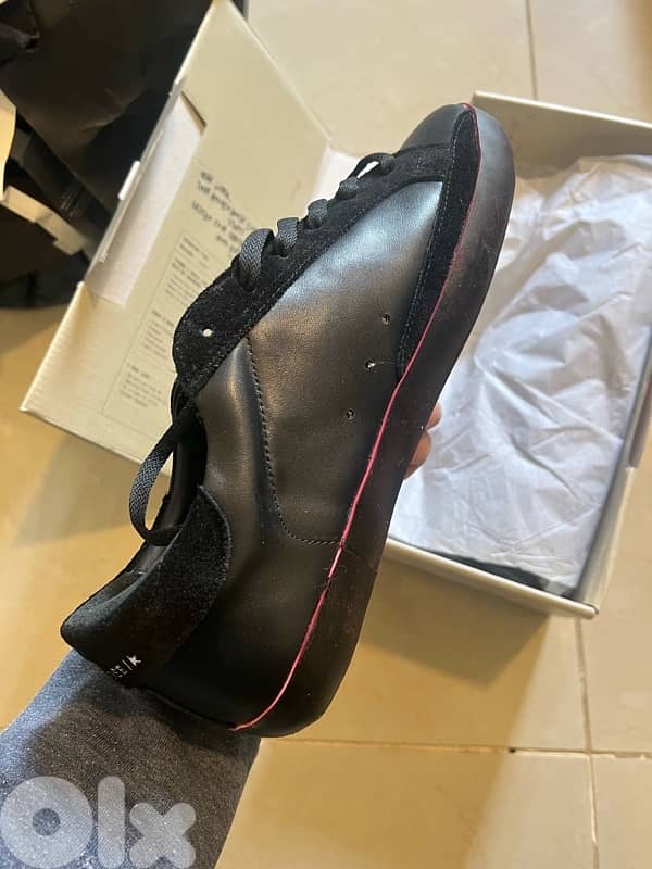 Golden Goose Triple Black 1