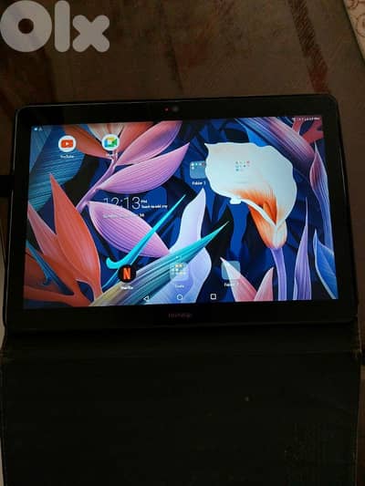 تاب هواوي بحالة ممتازة (مع كرت ميموري ٦٤gb)