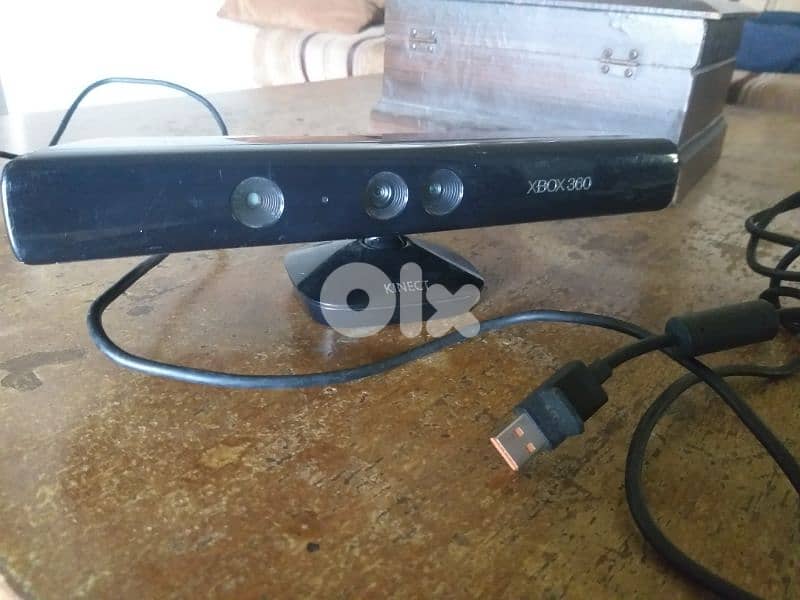 xbox 360 kinect with 2 games original like new 1