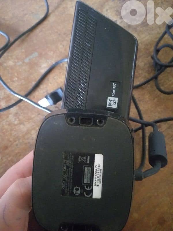 xbox 360 kinect with 2 games original like new 2