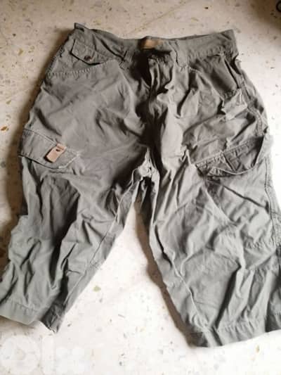 شروة حوالي ١٠٠ قطعة تياب واحذية لقطة