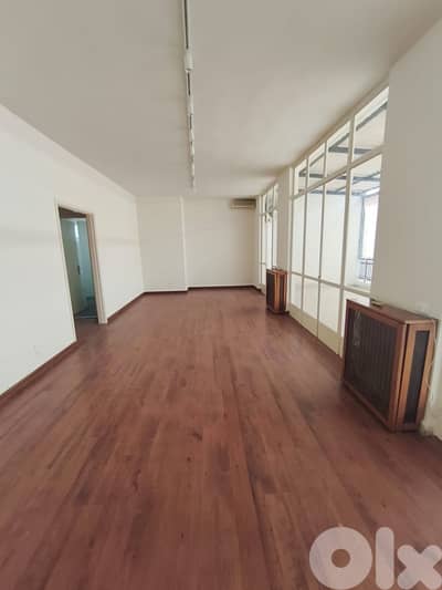 SPACIOUS APT IN ACHRAFIEH PRIME (170SQ) 3 BEDROOMS , (ACRJI-1055)