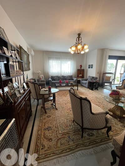 Apartment For Sale in Aoukar - شقة للبيع في عوكر