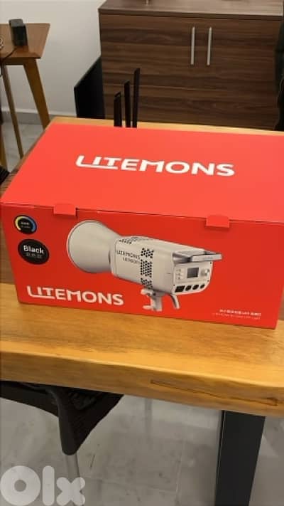 Godox LE300Bi LED light