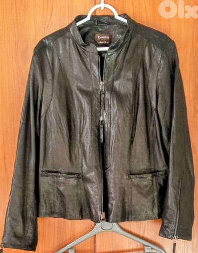 قياس ٤٤  جلد أصلي اسود جاكيت  ١٠٠$