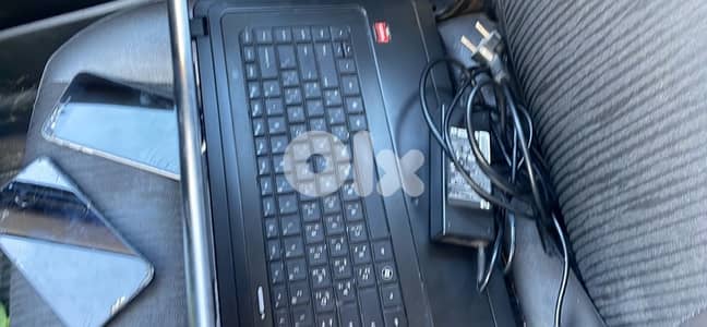 HP old operational Laptop and 2 old phones