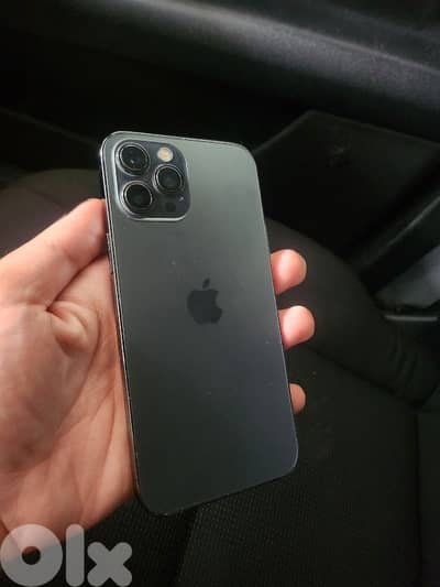 12 pro max 256 top bas metel ma mbayan bel soura w m8ayar back cam