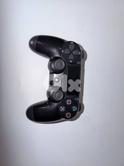 this is a PS4 controller used