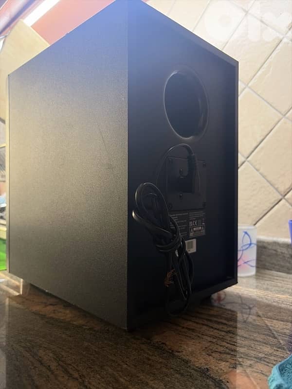 soundbar with bass 1