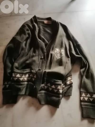 شروة حوالي ١٠٠ قطعة تياب واحذية لقطة