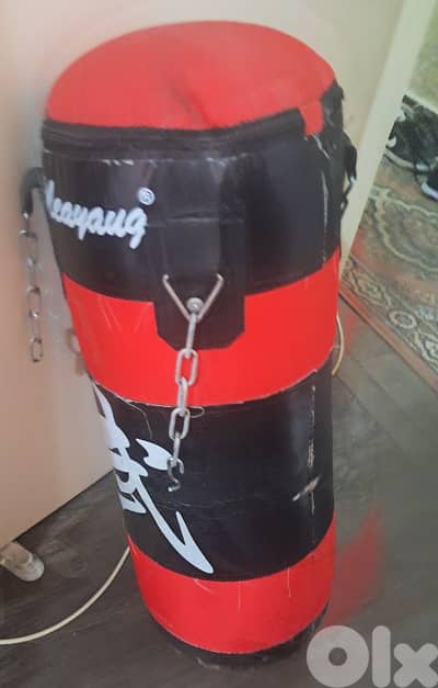 boxing كيس بوكس للبيع  مع كفوف