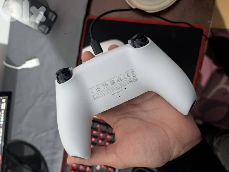 PS5 controller 2