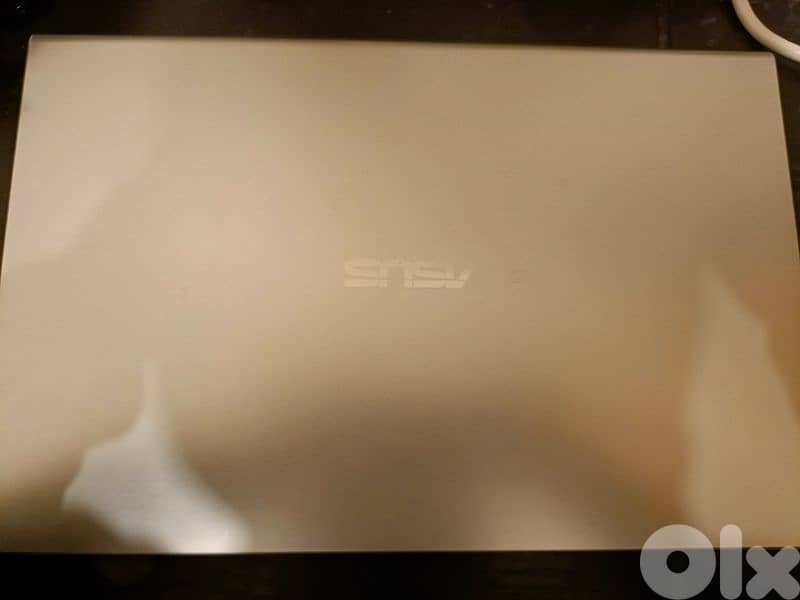 Asus laptop used like new 1