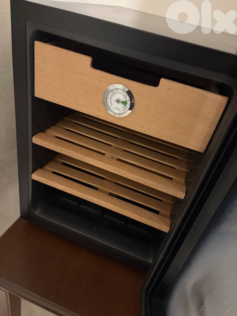 Cigar humidor 1