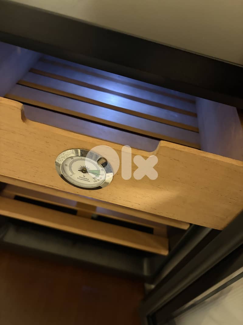 Cigar humidor 3