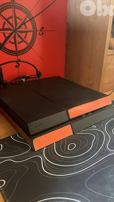 playstation 4 good condition +2 original controller
