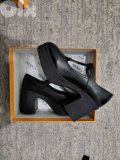 Cavin Signature platform mary janes