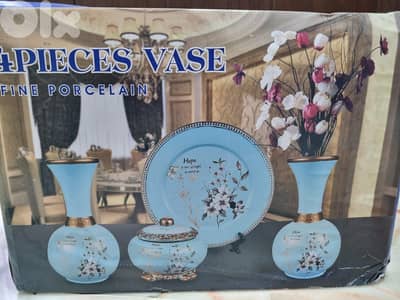 4 pieces fine porcelain vases set