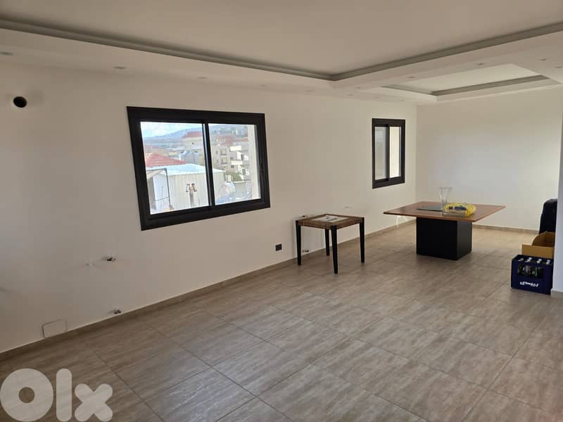 ablah building 4 floors (1 warehouse + 6 apartments) + grapevine land 6
