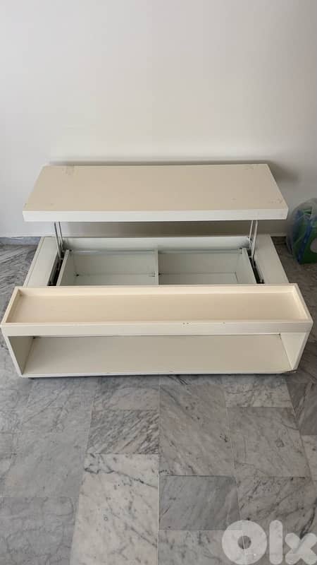 living room صوفا عدد٢ جلد اسود و طاولة 4