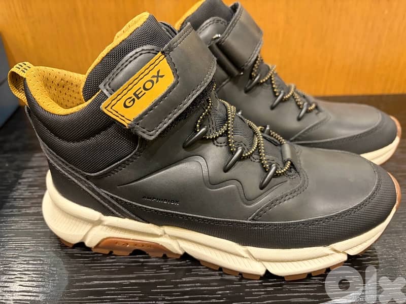 GEOX new in box size 34 1