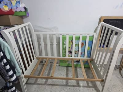 baby wooden bed